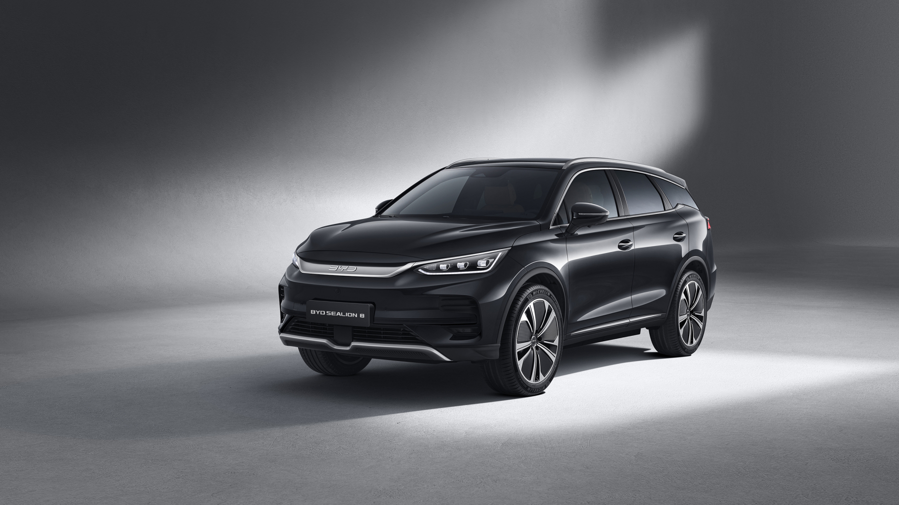 Hiển thị thông minh trên kính lái (W-HUD)